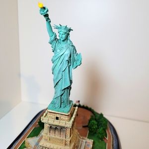 Danbury Mint Lighted Statue of Liberty New York City